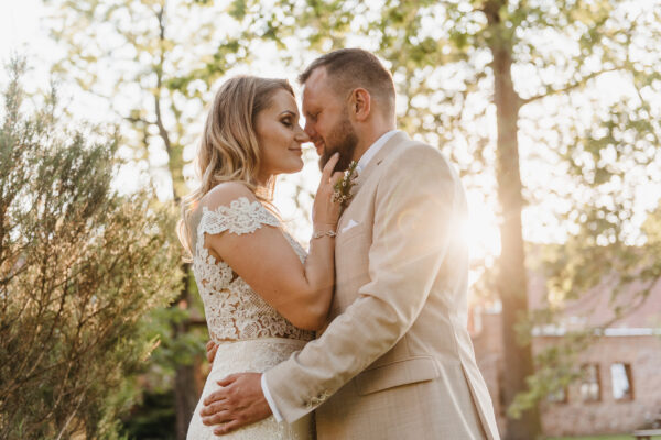 Professional Wedding Photographer Plans Own Wedding