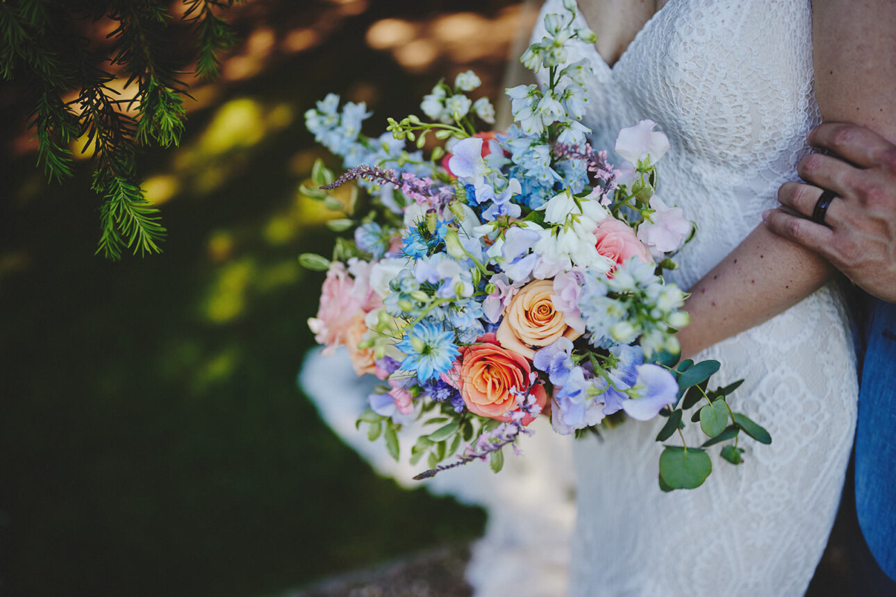 8 Tips Wedding flowers colours 38 8 Tips Wedding flowers colours 30