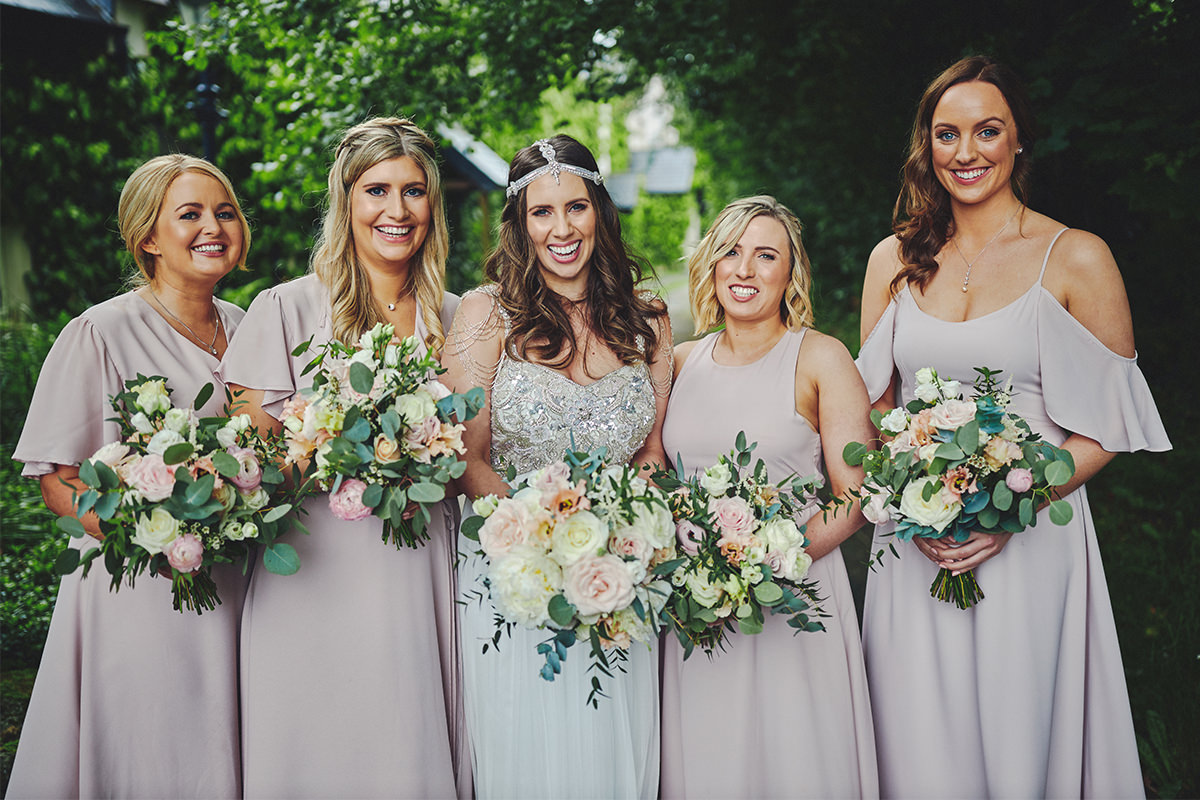 8 Tips Wedding flowers colours 16 Bridesmaids wedding flowers