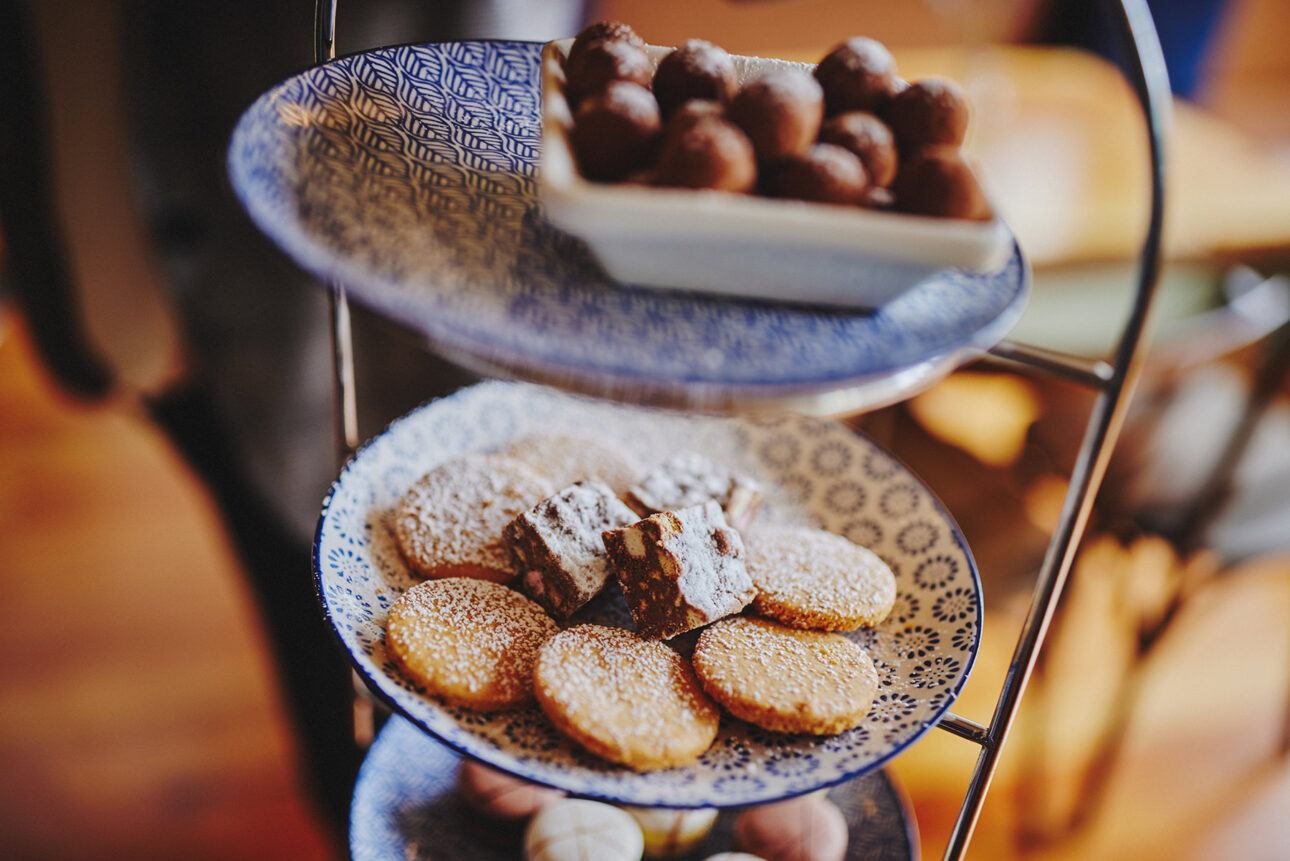 5 Reasons Poulaphouca House Wedding & Falls Barn Epitomises Romantic Irish Charm 31