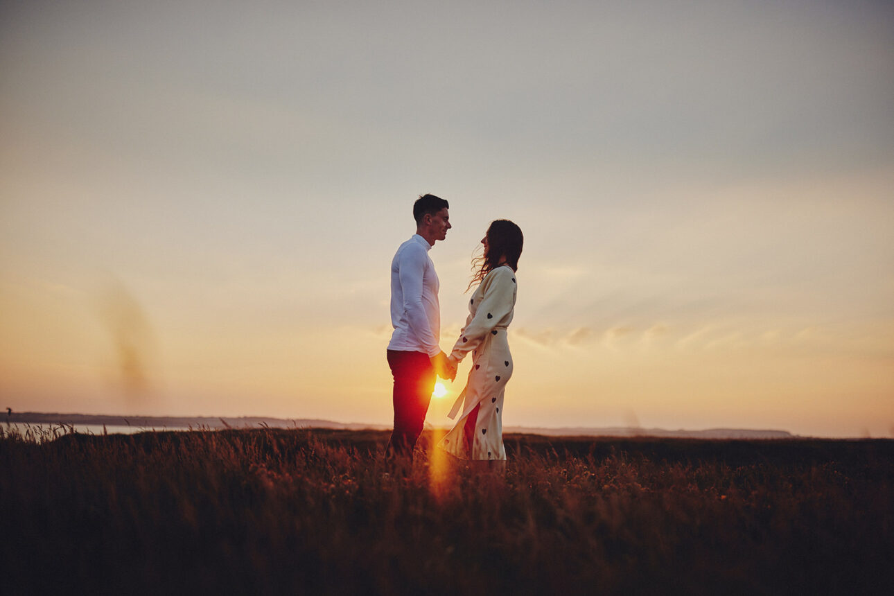 10 things photographer suggests Shoot Your Engagement or Not to Shoot. Engagement photos/shoot? Yes or Not? 4