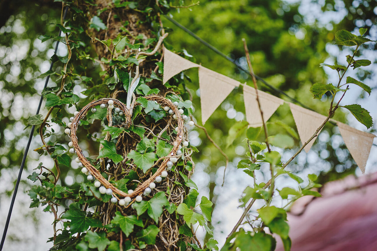 10 Reasons Nostalgic Garden Weddings Could Be the Right Choice for You. 11
