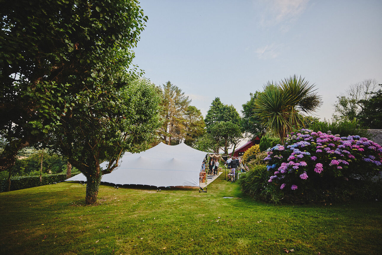 10 Reasons Nostalgic Garden Weddings Could Be the Right Choice for You. 136
