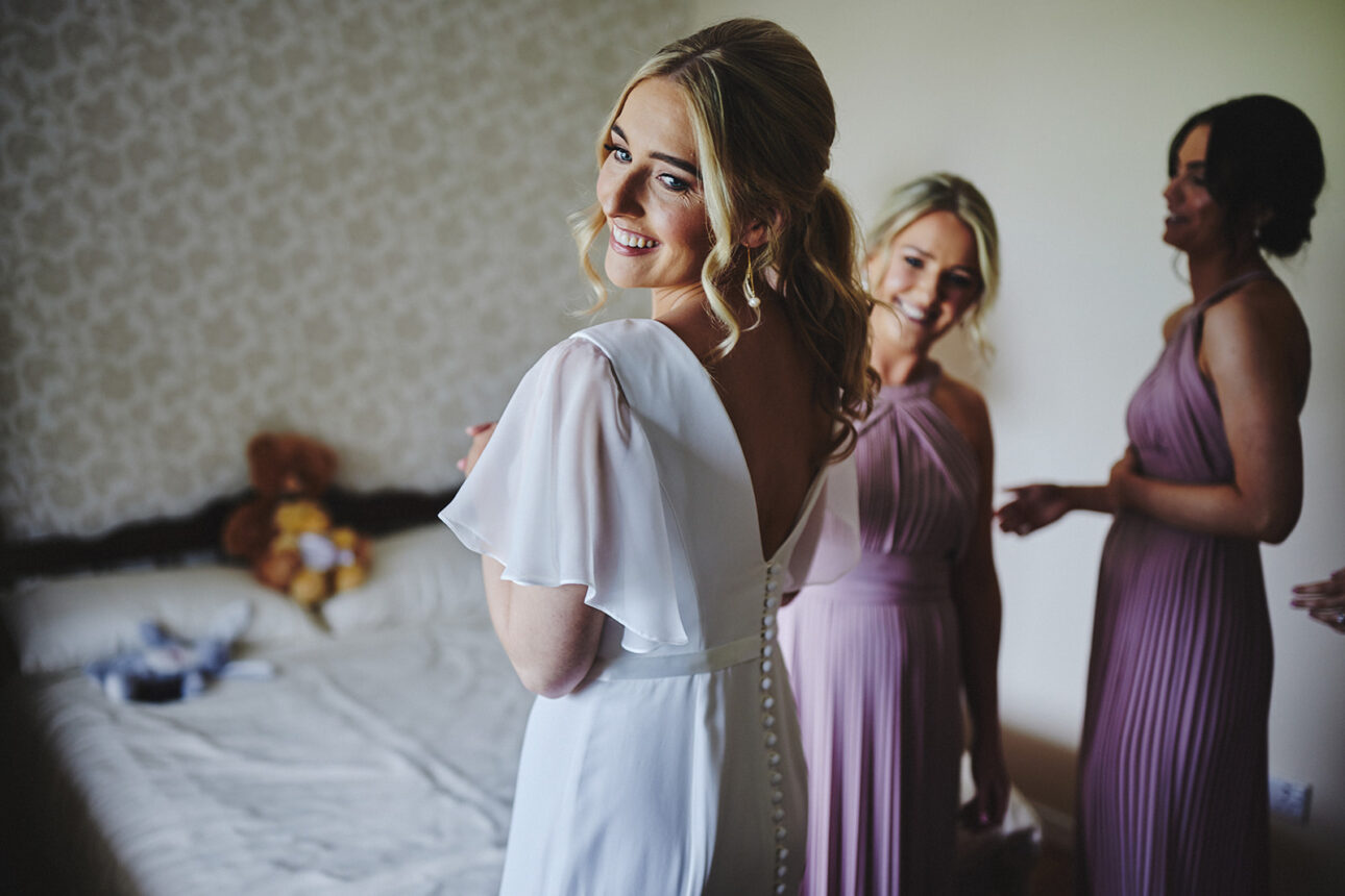 Schedule hair and makeup on the morning of your wedding 54 Schedule hair and makeup on the morning of your wedding 47