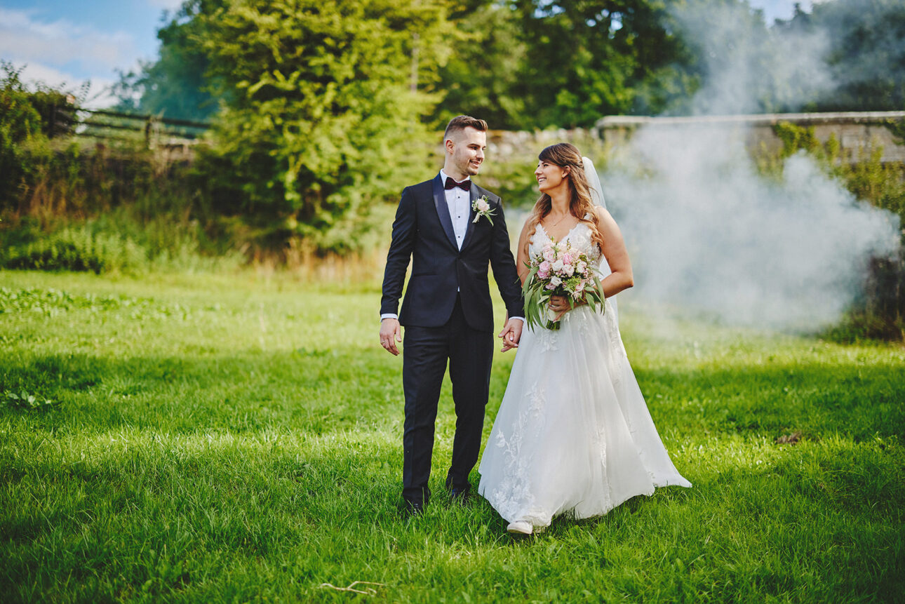 Smoke Bombs Wedding Photos Guide 3