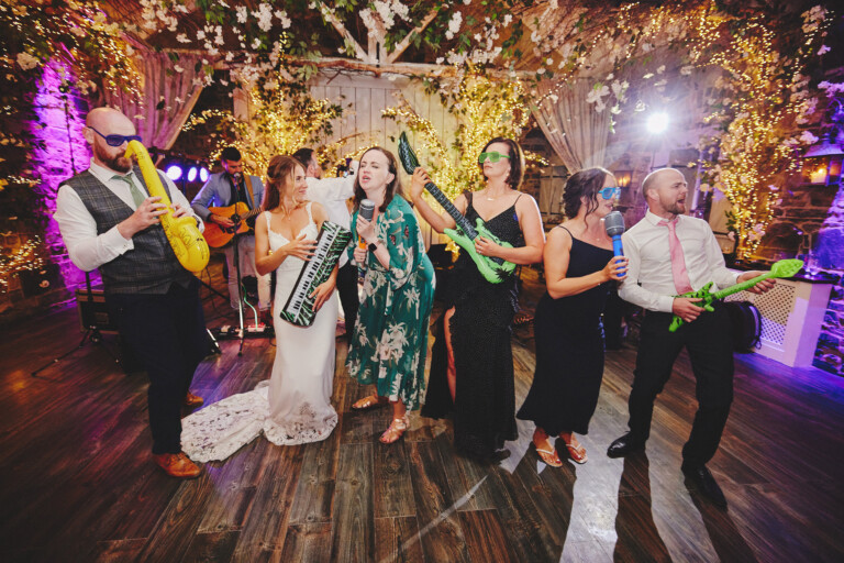 10 Creative Ways to Get Your Wedding Guests On The Dance Floor 5 Wedding Guests On The Dance Floor