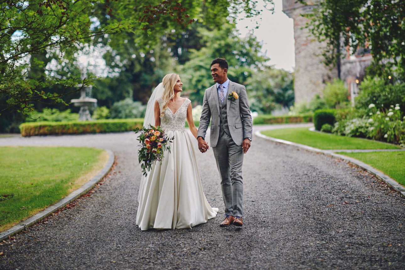 11 Tips Bride’s Guide to Selecting the Perfect Wedding Dress 25