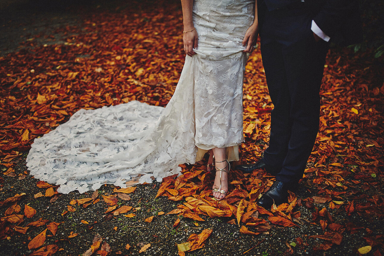 11 Tips Bride’s Guide to Selecting the Perfect Wedding Dress 33 Autumn wedding dress