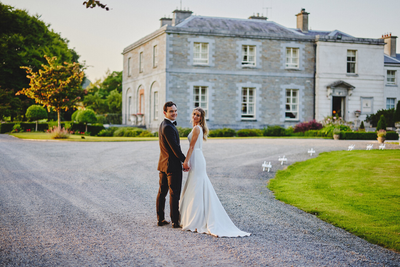 11 Tips Bride’s Guide to Selecting the Perfect Wedding Dress 10