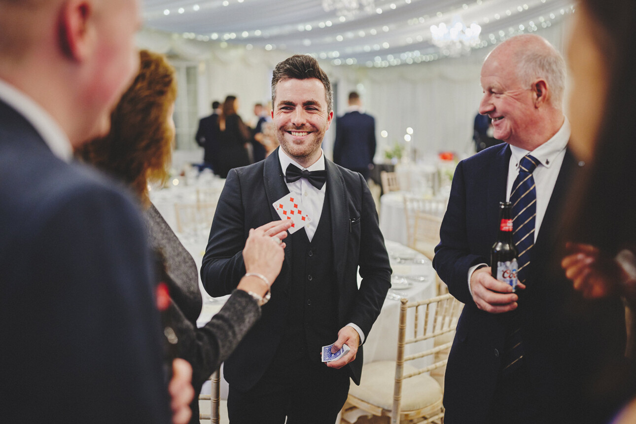 3 reasons to hire a “Magic MC” 2 3 reasons to hire a “Magic MC” 1