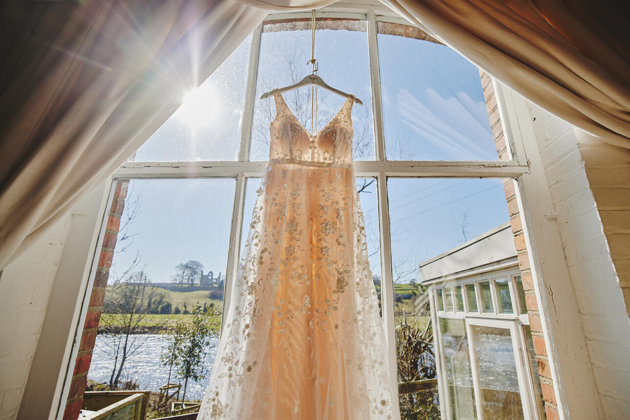 How to select wedding dress