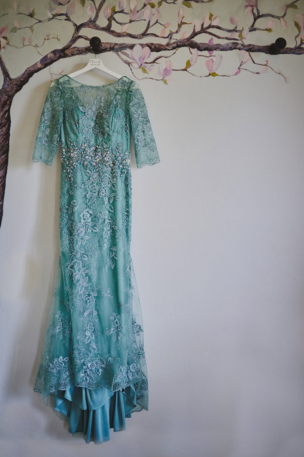 11 Tips Bride’s Guide to Selecting the Perfect Wedding Dress 31 wedding dress colour