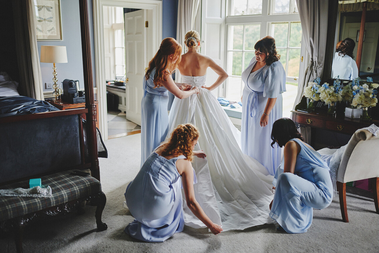 11 Tips Bride’s Guide to Selecting the Perfect Wedding Dress 22 Wedding dress perfect guide help Bridesmaids