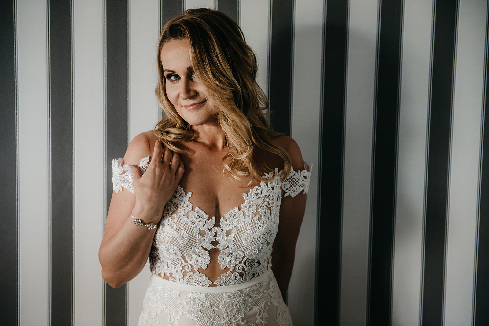 fake tan wedding photos