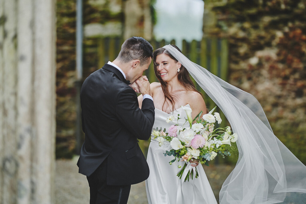 Who Is Really a Wedding Photographer 2 Who Is Really a Wedding Photographer 1